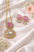 Classic Kundan Necklace Set With Pink Stone