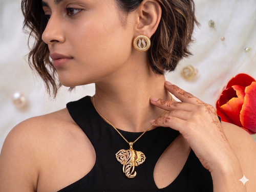 Contemporary AD Pendant Set