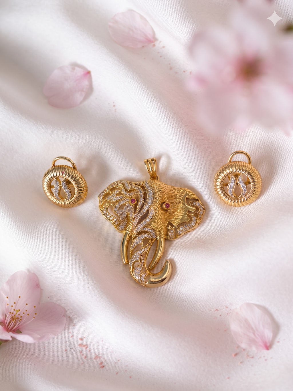 Contemporary AD Pendant Set