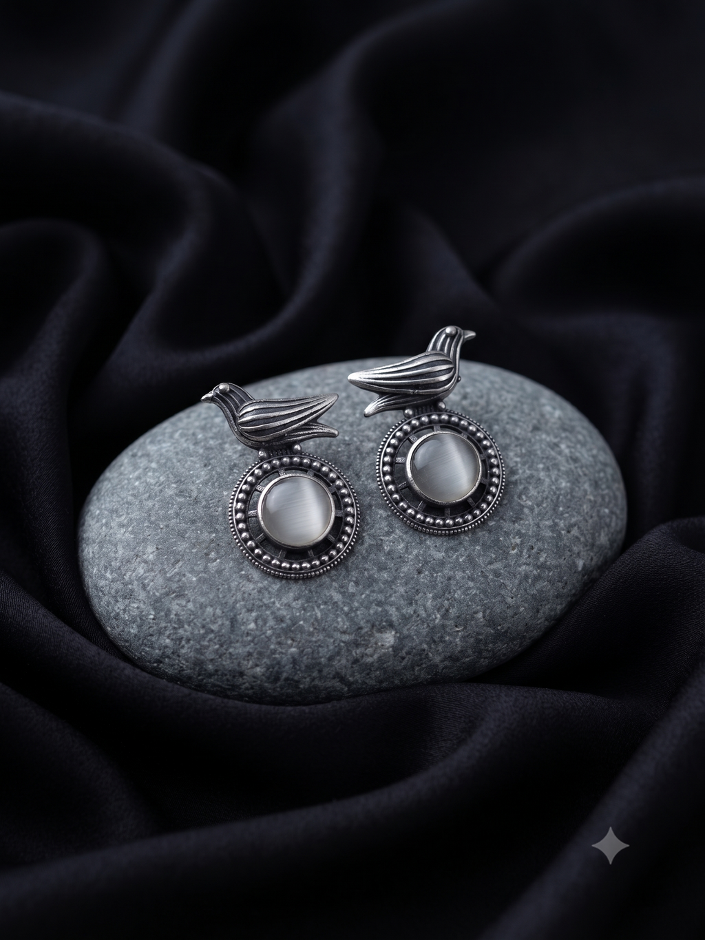 Silver Oxidized Bird Stone Earring