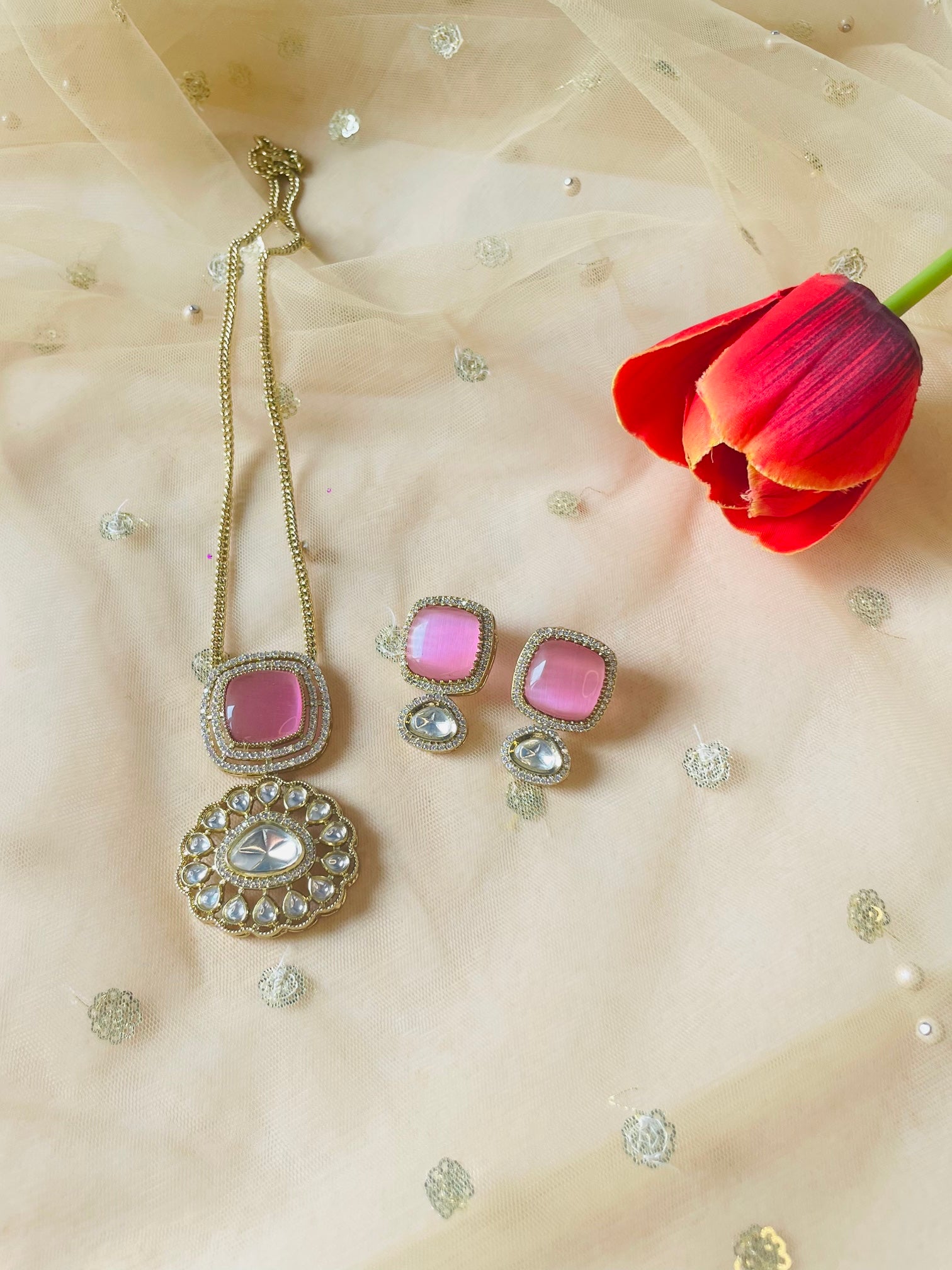 Classic Kundan Necklace Set With Pink Stone