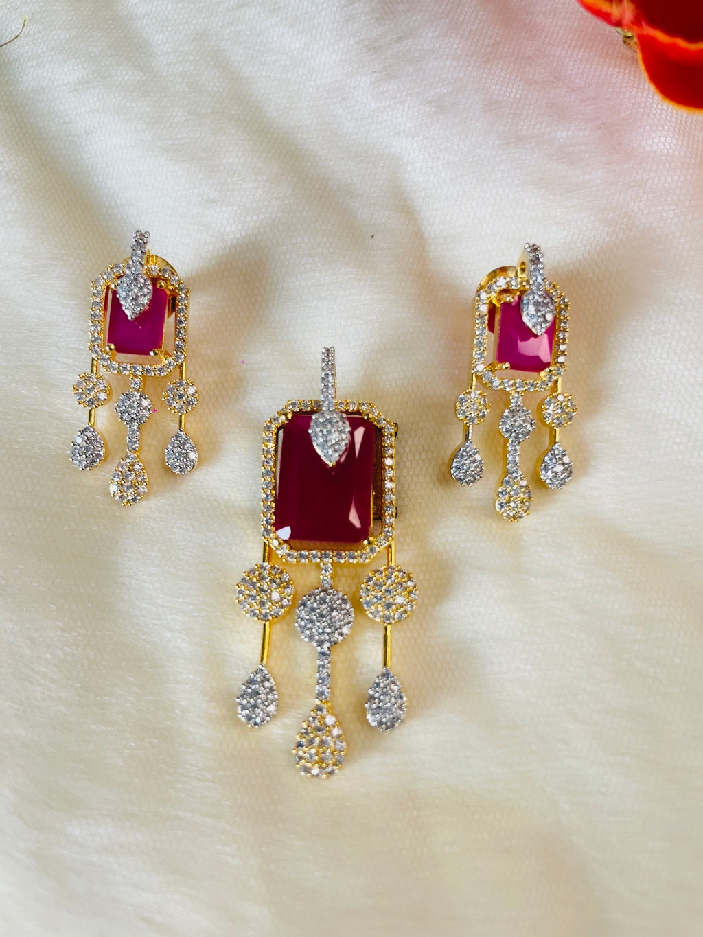 Stylish Ruby AD Pendant Set