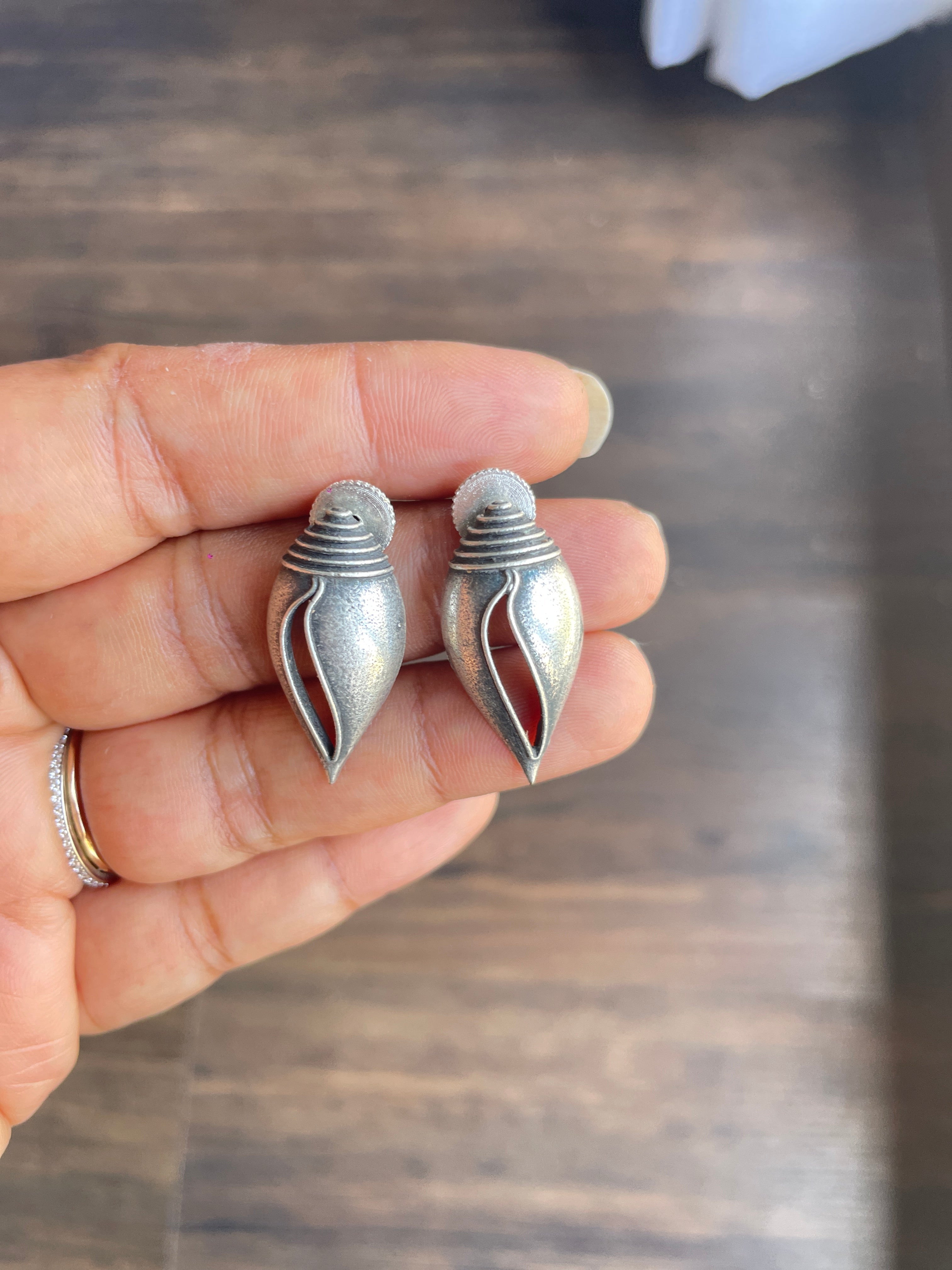 Silver Oxidized Shell Earring